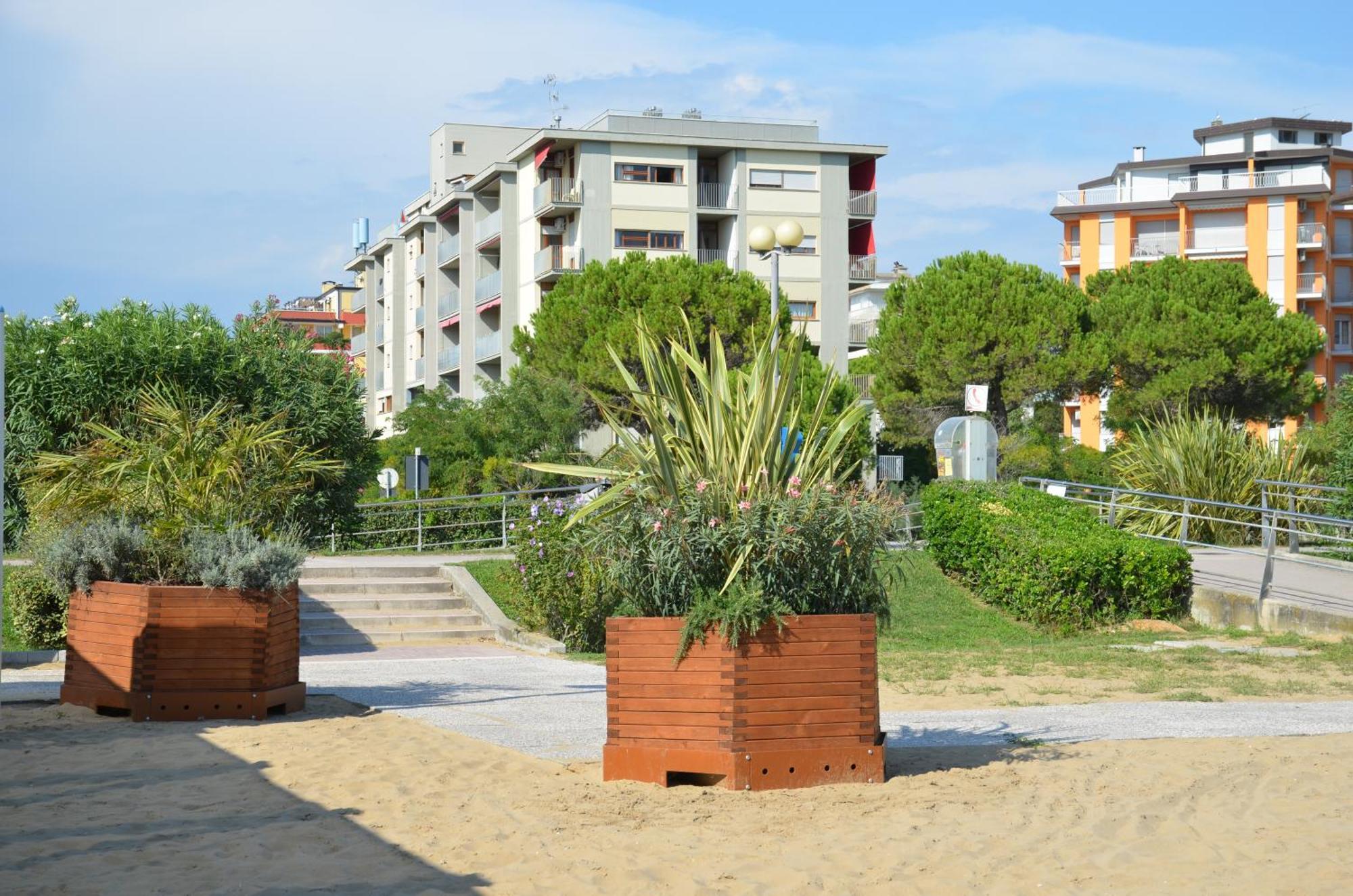 Appartamenti Laguna Grande Бибионе Екстериор снимка